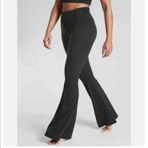 Athleta Aura Flare Pant | Solid Black | EUC | Small
